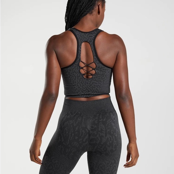 Gymshark Adapt Animal Reef in Black color - Picture 7 of 10